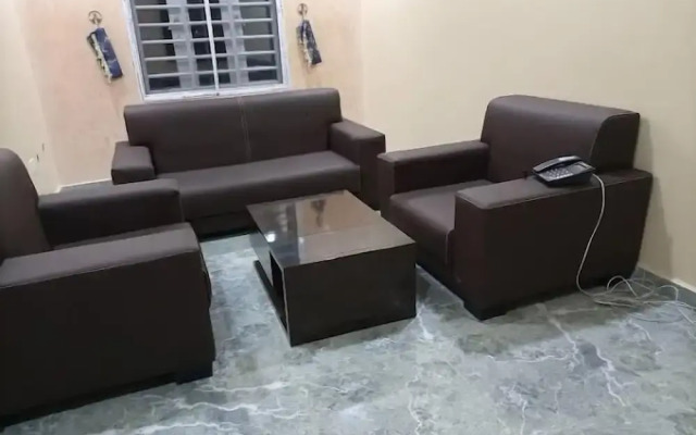 Sarina Suites and Apartments
