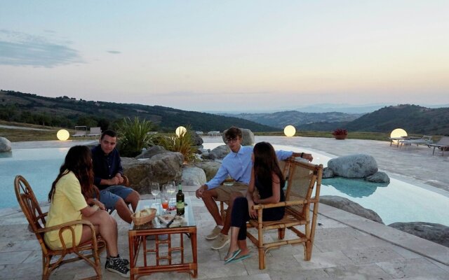 Ethereal Holiday Home in Arcidosso with Hot Tub