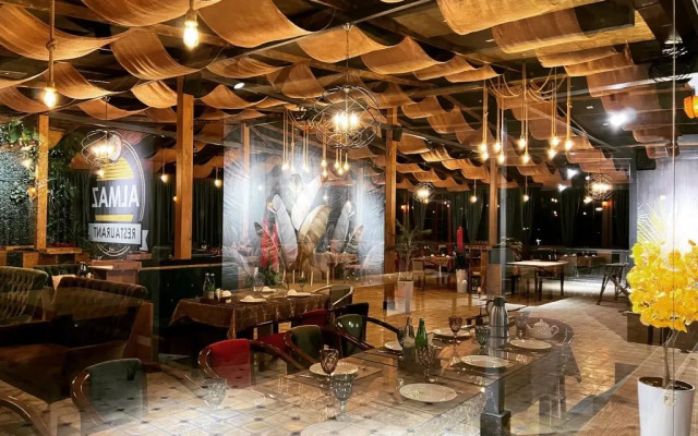 Almaz Plaza Hotel
