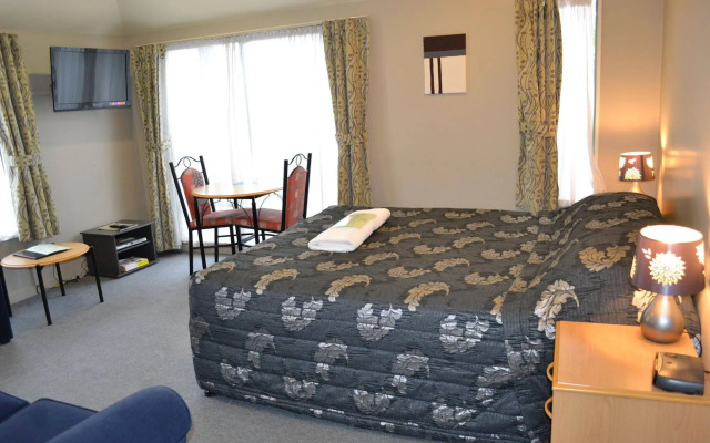 Courtesy Court Motel
