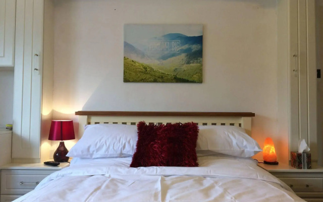 OYO Oakcroft Guest House Manchester Airport