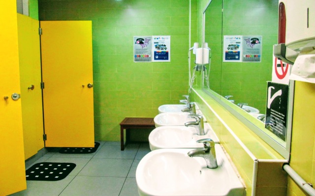 Onefam Les Corts Hostel