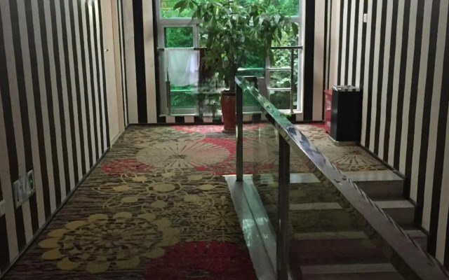 Sanming Four Seasons Sunshine Theme Inn