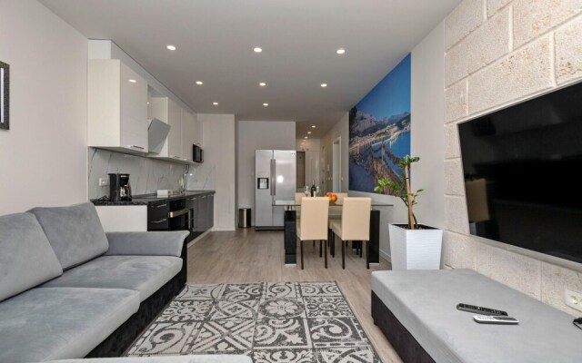 Awesome Apartment in Makarska With Wifi and 1 Bedrooms