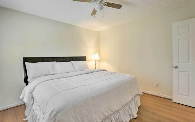 Pet-friendly House w/ Deck in Lawrenceville