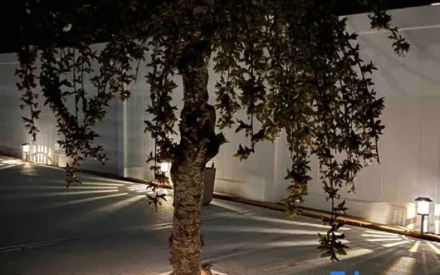 Vancouver Garden Hotel