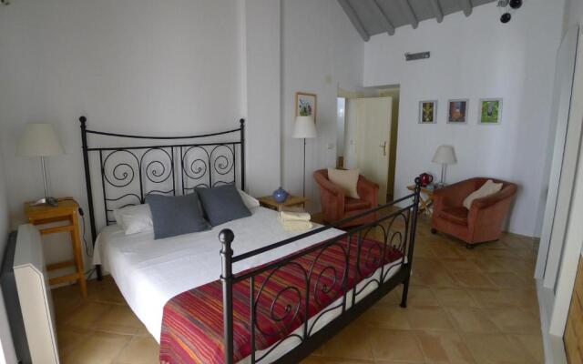 Salvatierra Guest House