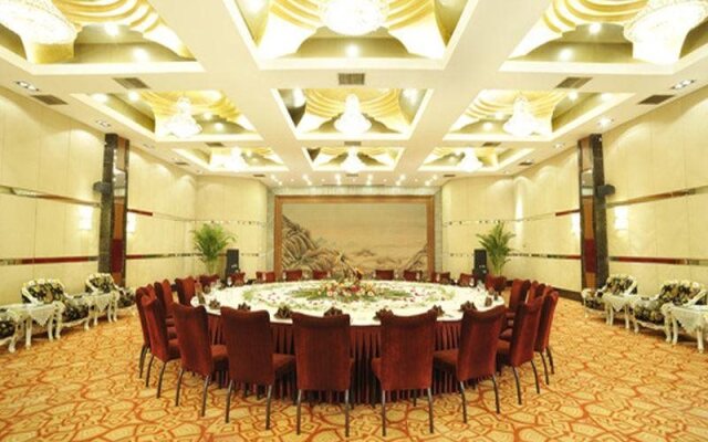 Yun-Ray Ambassador Hotel