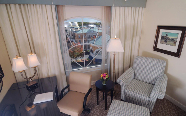 Hampton Inn & Suites Charlotte/South Park at Phillips Place