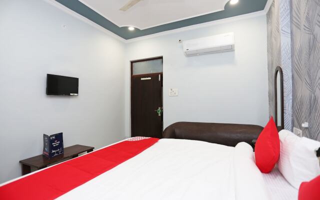 Jk Mahal By OYO Rooms