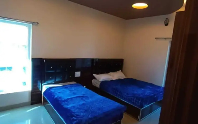 Rose garden enclave for families