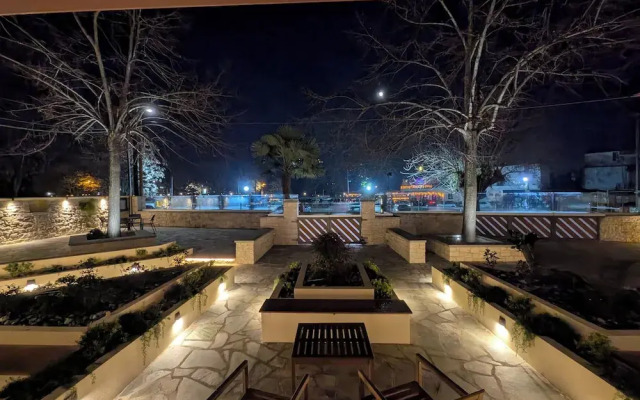 1929 Boutique Residences