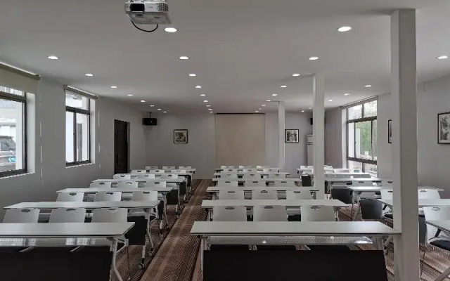 Ji Hotel (Yangzhou Wanda Plaza)