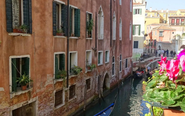 Youth Venice Palace