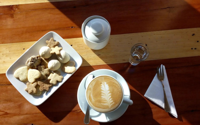 Hotel & Cafe Veliche