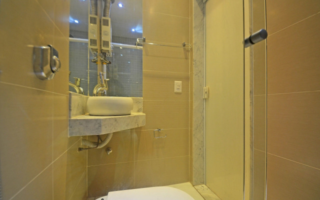 Lindo apto reformado com vista - C044