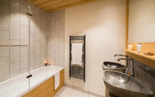 Chalet in Val Thorens Near Ski Slopes