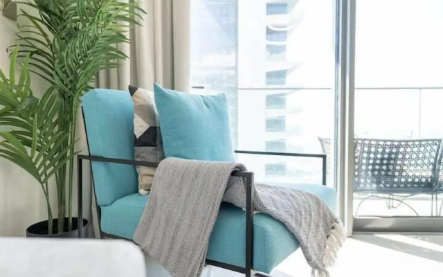 Beachfront - Palm Views & Private Beach