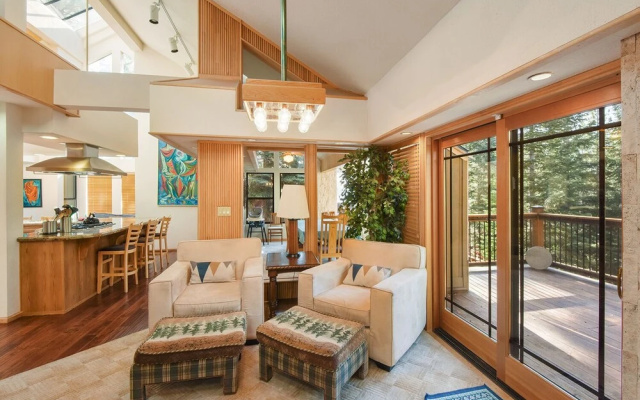 Sunset Lodge