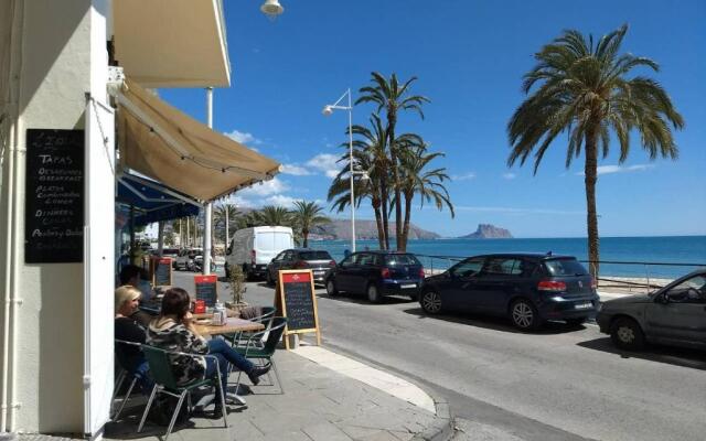 50 Meters to Beach! AC - Wifi -Near City Center