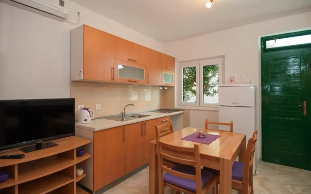 Apartments Krvavica