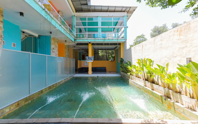 Sans Hotel Borobudur Banyuwangi