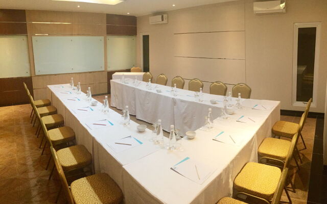 M Premiere Hotel