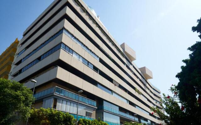 Roy Boston - Luxury Apartment