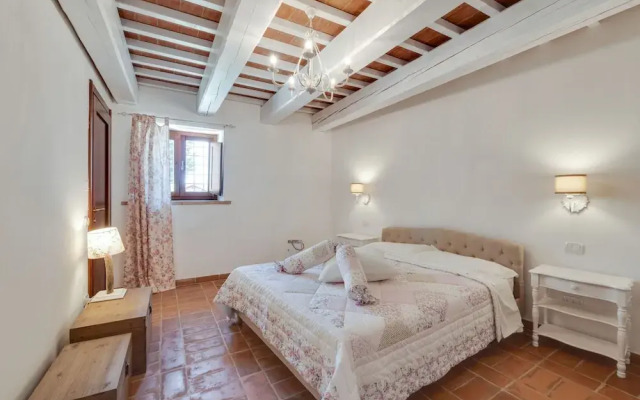 Stunning Apartment in Mombaroccio Near Metauro River
