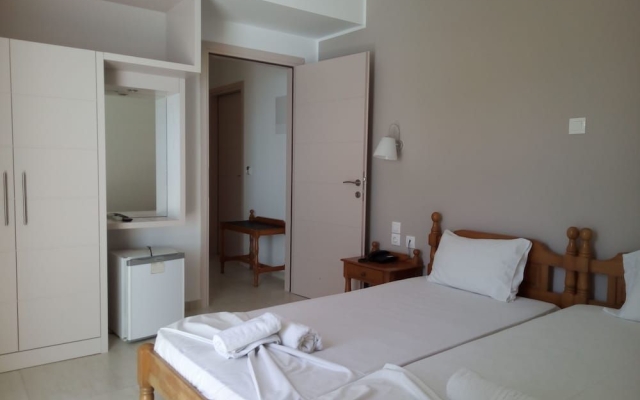 Three Stars Beach Hotel