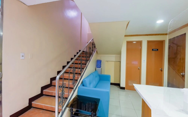 OYO 836 E & H Residences