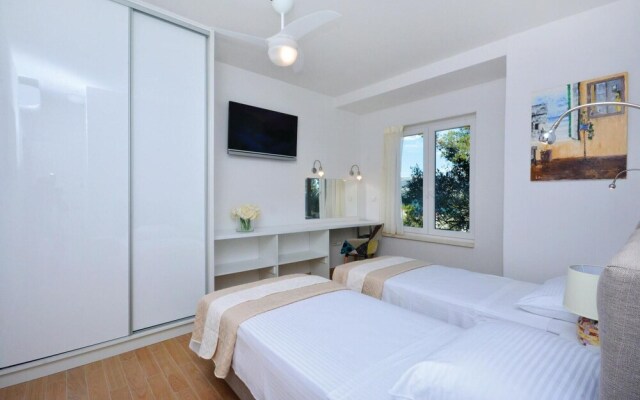 Amazing Home in Slatine With Wifi and 4 Bedrooms