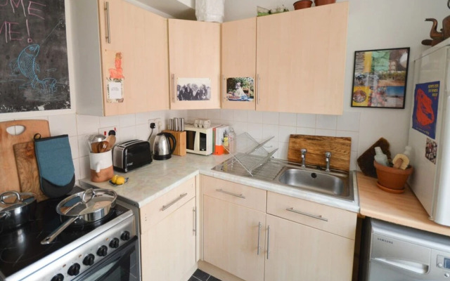 Bright and Cosy Studio Apartment in Stokes Croft