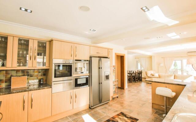 Villa in Alcudia With Swimming Pool