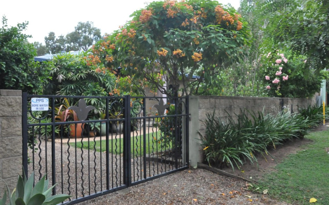 Stunning Magnetic Island Home,Private, Large Pool,Adults Only