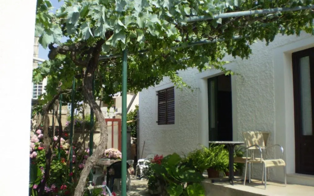 Holiday home Smi - 30 m from sea