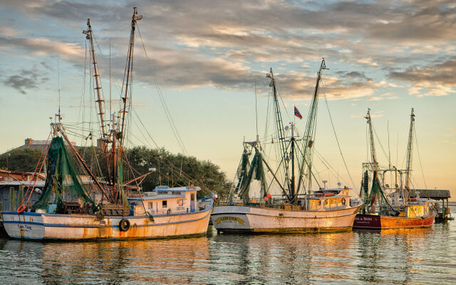 Shem Creek Inn