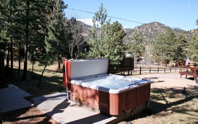 Mountain Pine Cabin by Rocky Mountain Resorts