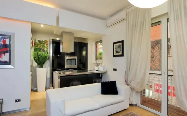 Cambiano Halldis Apartment