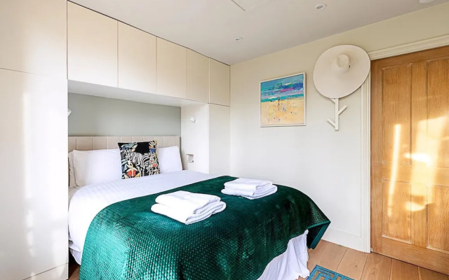 A Stylish Haven Near Portobello Road
