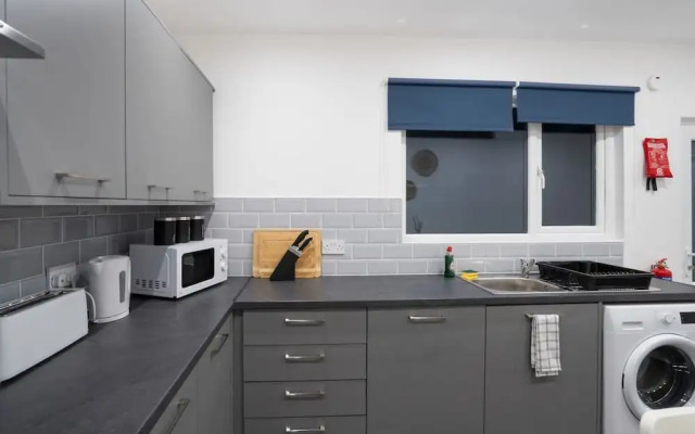 4 Bedrooms-4 Bathrooms House