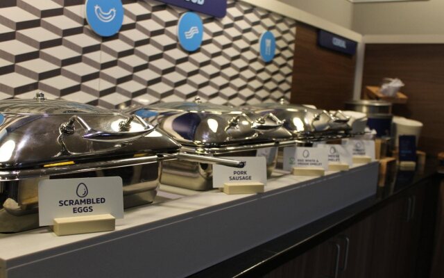 Holiday Inn Express Boston - Milford by IHG