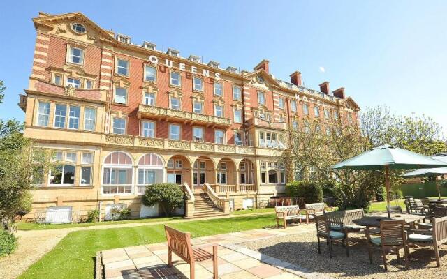 Queen s Hotel