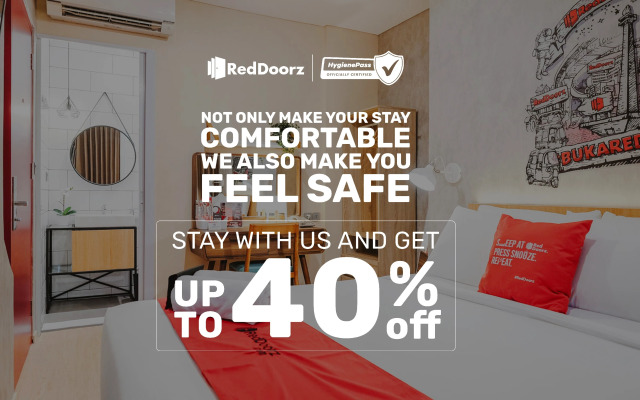 RedDoorz Premium near Ragunan Zoo 2