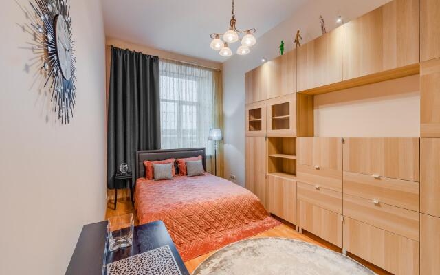 DeRent Aparts (ДеРент Апартс) на набережной реки Мойки 6