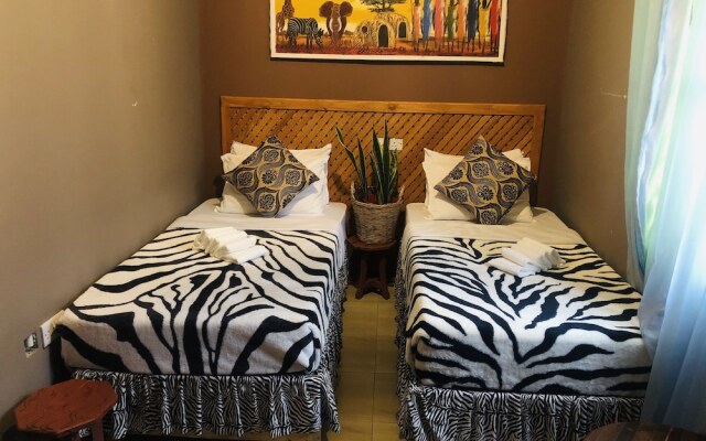 Savannah House - Hostel