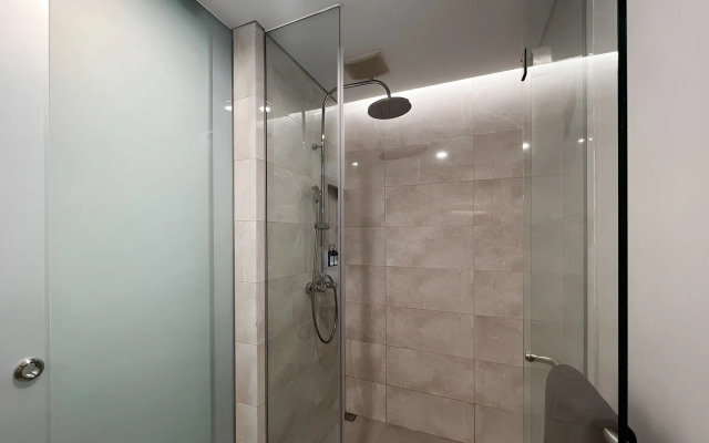 Ra Suites Simatupang