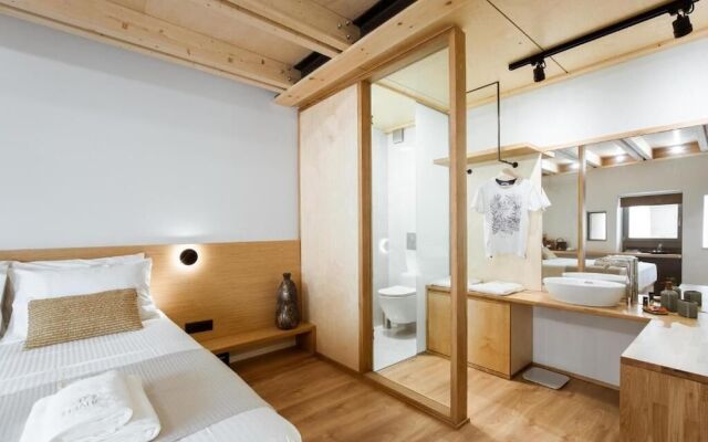 Thallos the Boutique