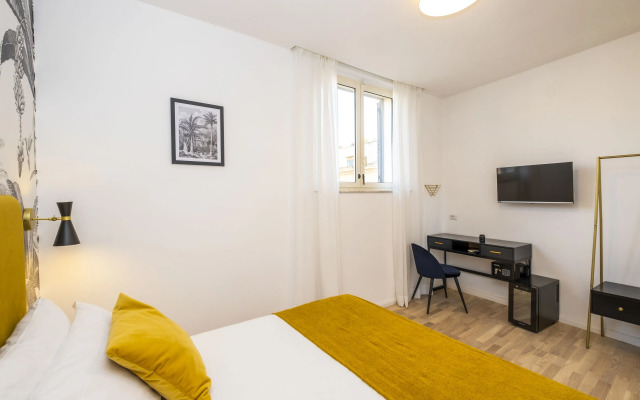 The Vista Rooms  Terrace