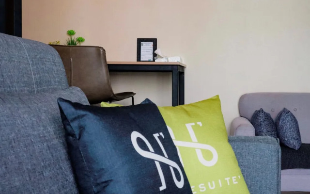 Homesuite' Home at Aeropod SOVO